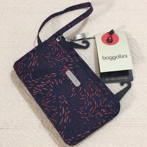 Baggallini RFID wristlet wrist wallet NWT. French navy firework pattern.